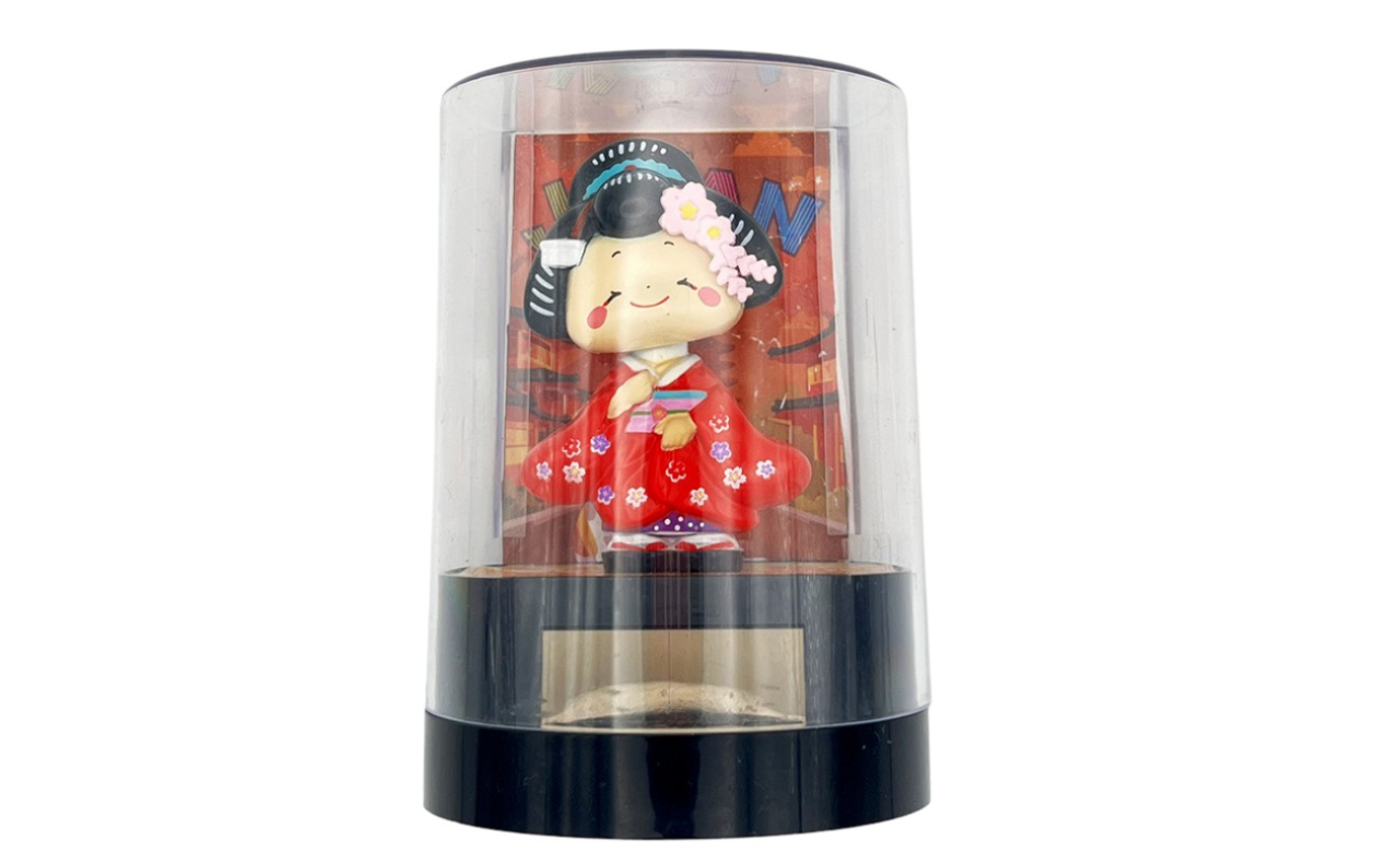 首振りソーラー人形　舞妓桜（赤）