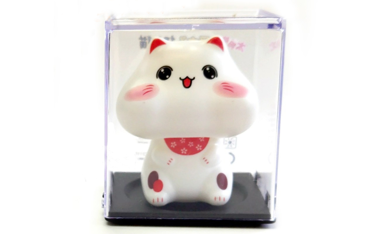 ソーラー招き猫　大福猫（ぱっちり）